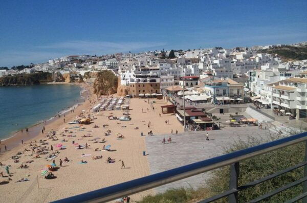 Albufeira: Beaches, Old Town, and Salgados Lagoon Jeep Tour - Capturing Panoramic Views of Albufeira