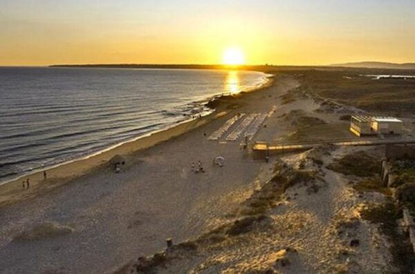 Albufeira: Beaches, Old Town, and Salgados Lagoon Jeep Tour - Inclusions and Pickup Details