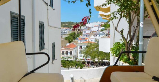 Albufeira: City Sightseeing & Beaches Tour - Pickup Service Details