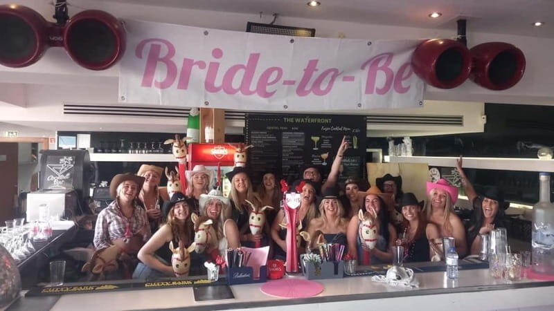 Albufeira: Cocktail Making Class at The Waterfront - Who Should Consider This Experience?