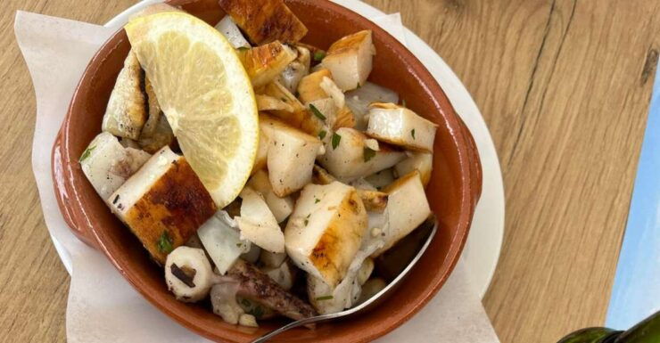 Albufeira: Portuguese Tapas and Wine Experience With Pickup - Tapas Delights and Wine Pairing