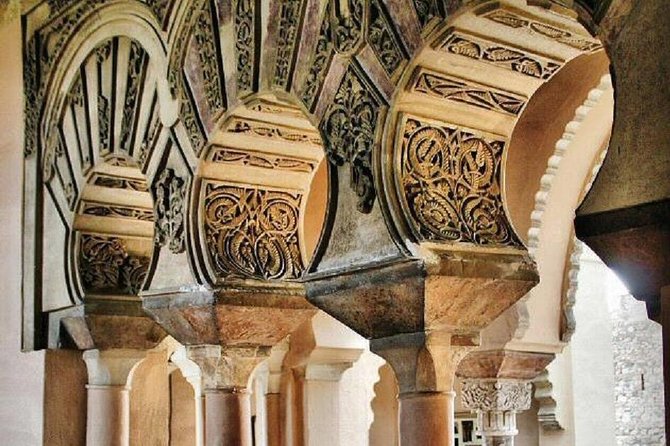 Alcazaba, Gibralfaro and Nasrid Palace in Malaga Private Tour - Discovering the Gibralfaro and Its Panoramic Views