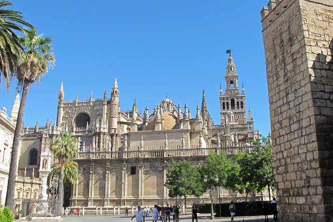 Alcazar and Cathedral of Seville Tour With Skip the Line Tickets - Meeting and Pickup Details