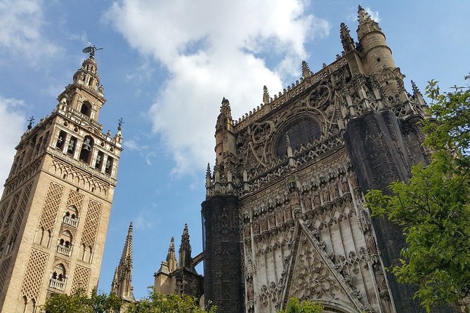 Alcazar, Cathedral, and Giralda in Santa Cruz. - Additional Information