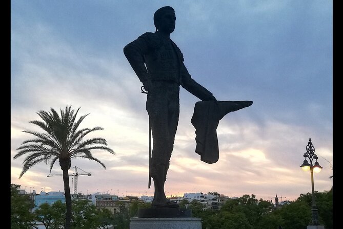 Alcazar, Cathedral And Walk By The River Private Tour - Common Questions