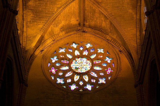 Alcázar E Cattedrale in Piccolo Gruppo in Italiano. - Meeting and Pickup