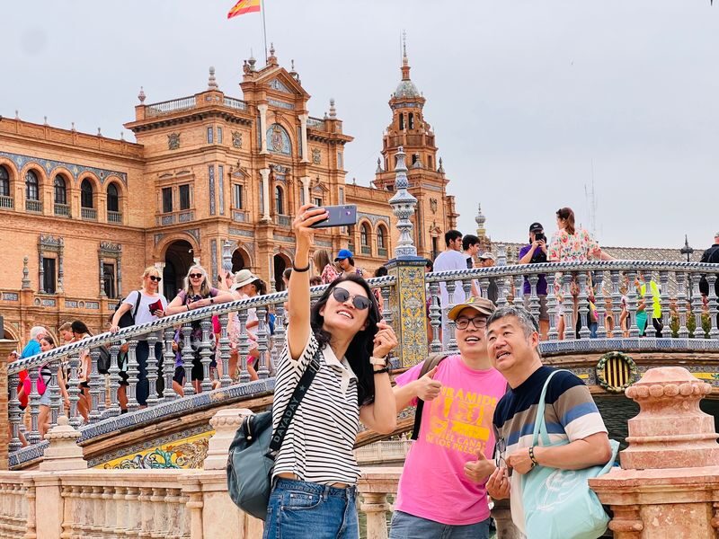 Alcazar & Highlights of Seville Day Tour - A guided walk from Plaza de España into old Seville
