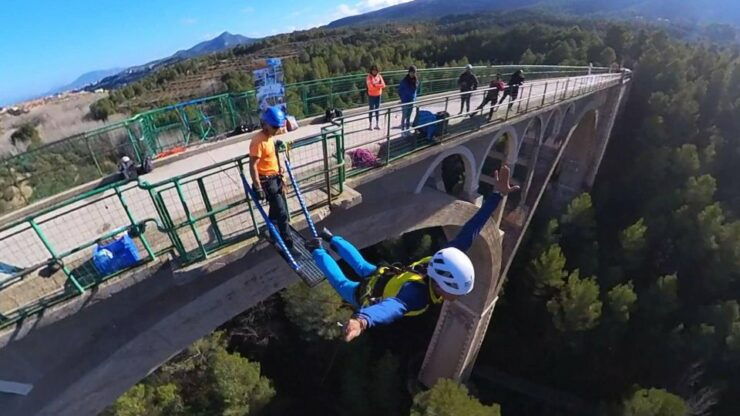 Alcoy: Bungee Jumping - Included Services