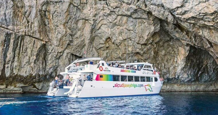 Alcudia: Boat Trip to Cap De Formentor and Formentor - Admiring Cap De Formentor