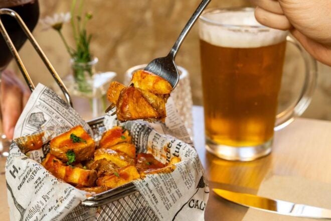 Alcudia: Gourmet Tapas and Wine Tasting Self-Guided Tour - Customer Reviews