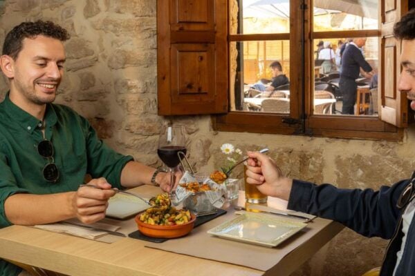 Alcudia: Gourmet Tapas and Wine Tasting Self-Guided Tour - Wine and Drink Pairings