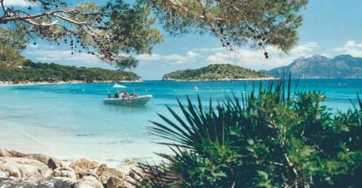 Alcudia: Llevant Peninsula Nature Reserve Private Boat Tour - Tour Duration and Live Guide Availability