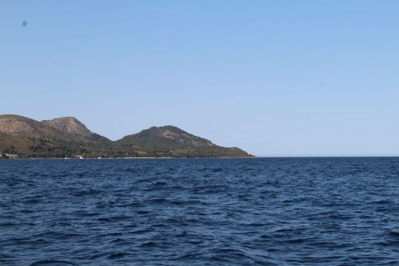 Alcudia: Private Sunset Boat Trip With Glass of Wine & Snack - Itinerary Details