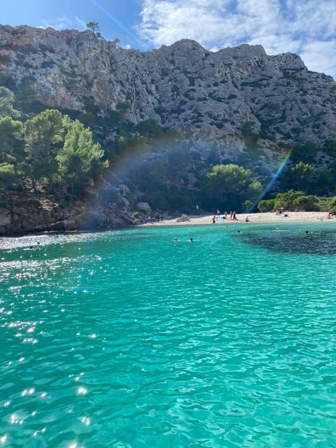 Alcudia, Private Tour: Scenic 2.5-Hour Boat Tour - Atmosphere and Accessibility