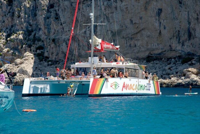 Alcudia: Sunset Catamaran Tour With Dinner and Snorkeling - Dietary Options