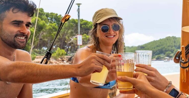 Alcudia: Traditional Mallorcan Boat Tour With Tapas & Drinks - Pricing Details