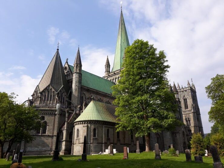 Ålesund: Norwegian Coastal Cities Smartphone Audio Guide App - Audio Guide Features
