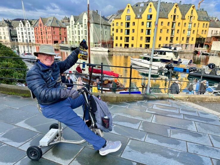 Alesund Private Sightseeing Tour on Foot and by Car - Tour Details