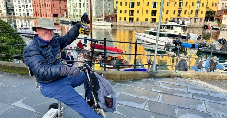 Alesund Private Sightseeing Tour on Foot and by Car - Booking Information