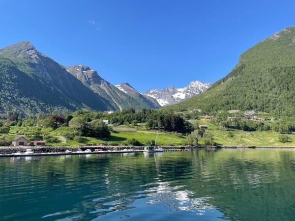 Ålesund-Urke Round Trip (1-Hour Stop in Urke) - Onboard Amenities