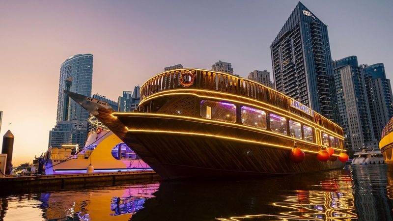 Alexandra Dhow dinner cruise in Dubai - Dinner: a useful extra, not the main attraction