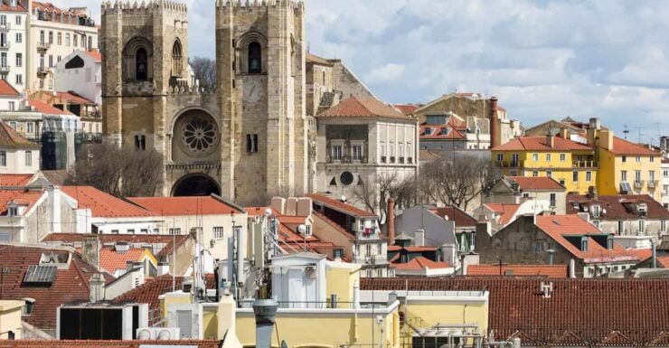 Alfama Adventures: Navigate Lisbons Winding Alleys - Starting and Ending Locations