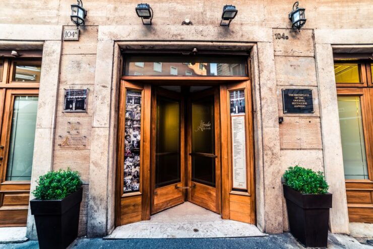 Alfredo Alla Scrofa Restaurant in Rome: Eat Like a Star - About Alfredo Alla Scrofa Restaurant