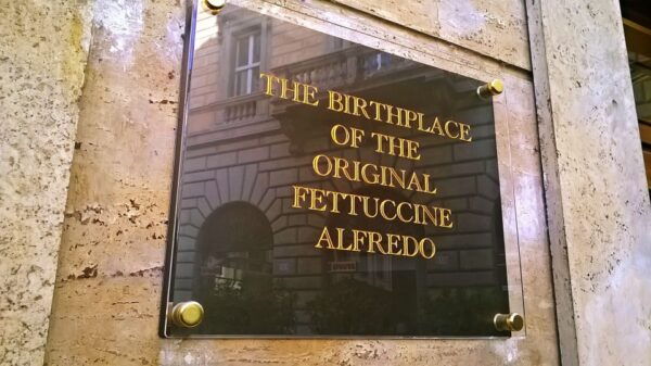 Alfredo Alla Scrofa Restaurant in Rome: Eat Like a Star - The Sum Up