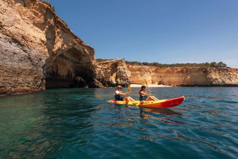 Algarve: Benagil Cave Sunrise Kayak Tour with Shower Use - The Experience on the Water