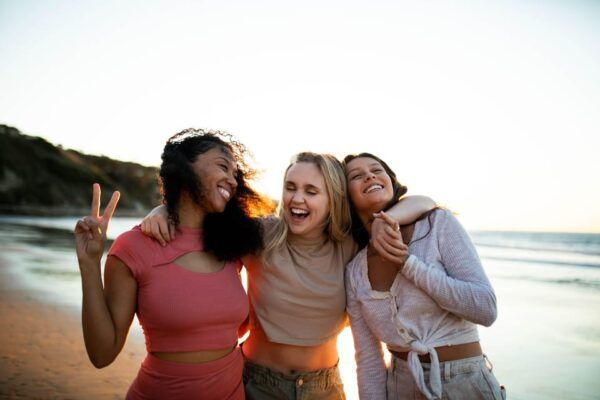Algarve: Professional Photo Shoot for FRIENDS - Cancellation and Booking