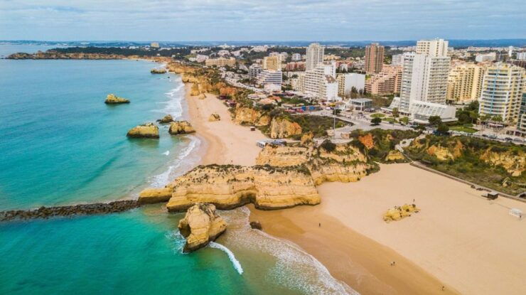 Algarve Transfer: Specialists in Transportation. - Service Details