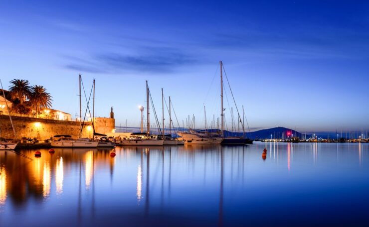 Alghero: 2.5-Hour Private Walking Tour W/ a Local Guide - Tour Duration and Languages Available