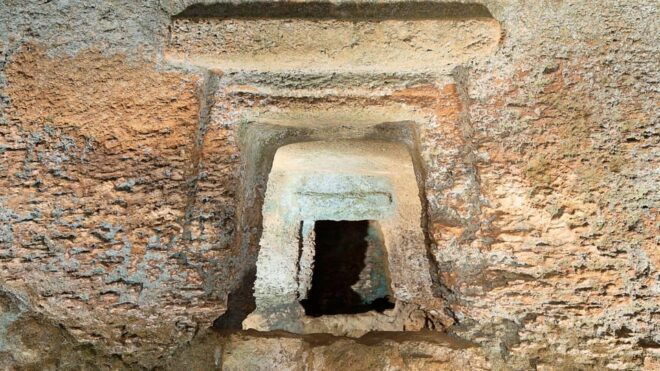 Alghero: Anghelu Ruju Necropolis With Audio Guides - Key Features of the Necropolis