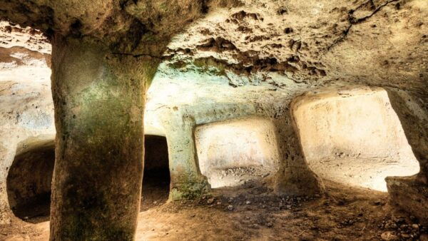 Alghero: Anghelu Ruju Necropolis With Audio Guides - Accessibility and Facilities