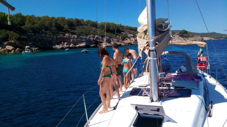 Alghero: Daily Sailing Experience With Lunch Onboard - Onboard Experience