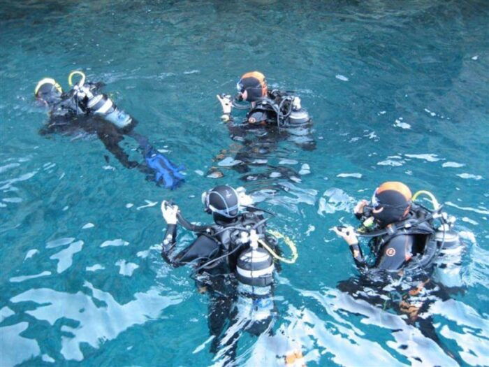 Alghero: discovery diving lesson for beginners - Who Should Consider This Experience?