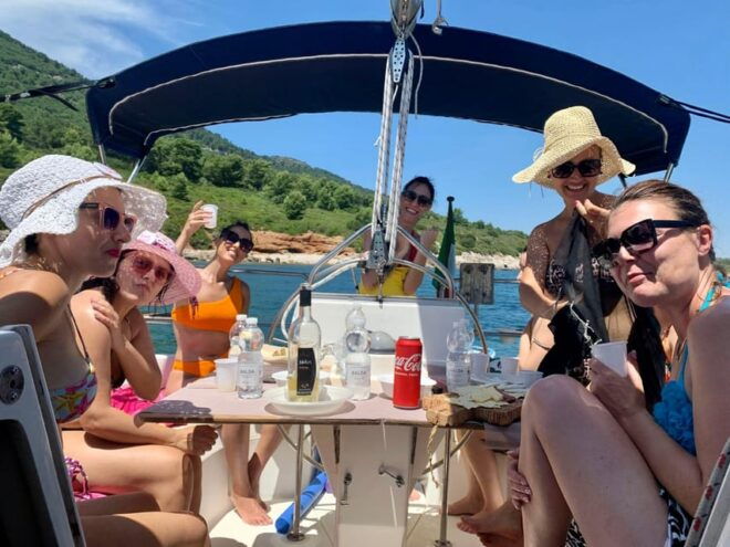 Alghero: Full-Day Sailboat Cruise With Lunch and Snorkeling - Sailing Through Crystal-Clear Waters