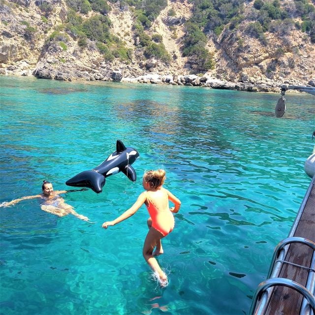 Alghero: Gulf of Alghero Fishing Boat Trip with Fresh Lunch - FAQ