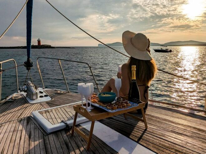 Alghero: Sunset Aperitif Sailing Boat Experience - Itinerary