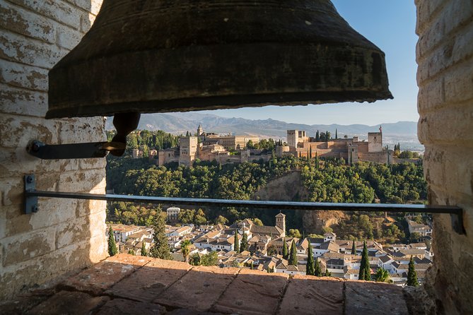 Alhambra and Albaicin Private Tour With Official Guide - The Sum Up