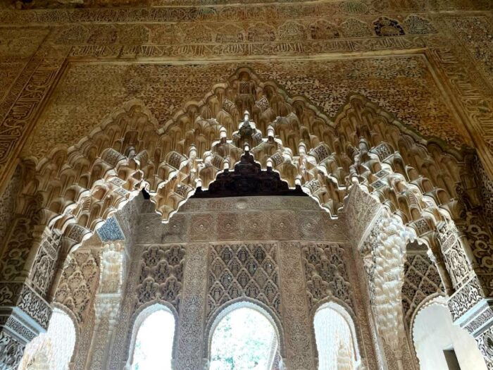 Alhambra and Nasrid Palaces Guided Tour With Tickets - Customer Reviews and Ratings