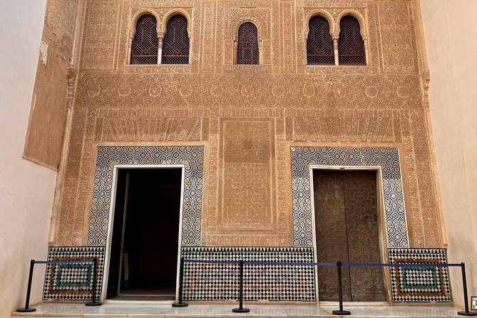 Alhambra and Nasrid Palaces Guided Tour With Tickets - Additional Info
