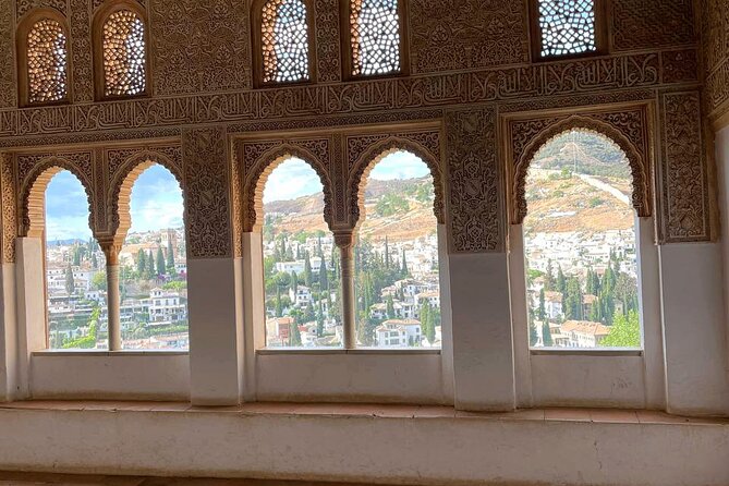 Alhambra and Nasrid Palaces Guided Tour With Tickets - Common Questions