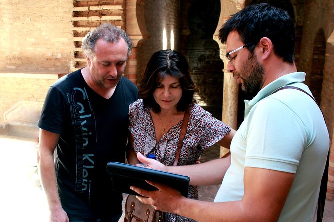 Alhambra and Nasrid Palaces: Private Tour Through the Senses - Learn About the History and Art