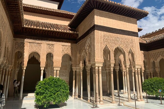 Alhambra: Complete Guided Tour With Nasrid Palaces Tickets - Directions