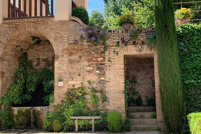 Alhambra: Complete Guided Tour With Nasrid Palaces Tickets - Common Questions