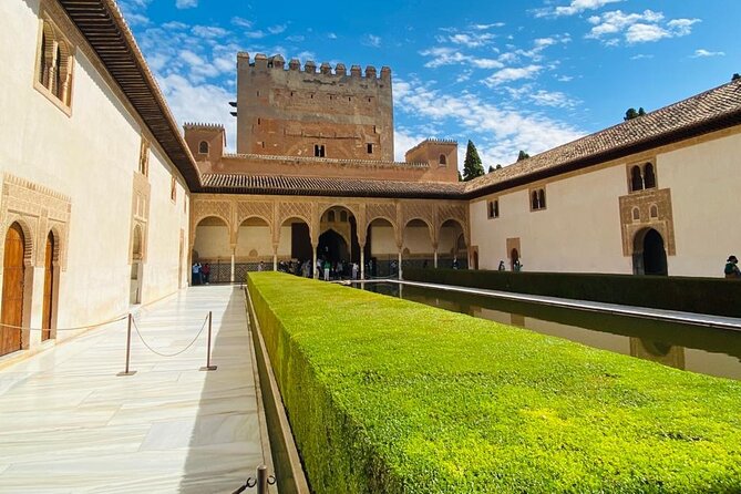 Alhambra Day Trip With Optional Nazaries Palaces From Malaga - Overview of the Tour