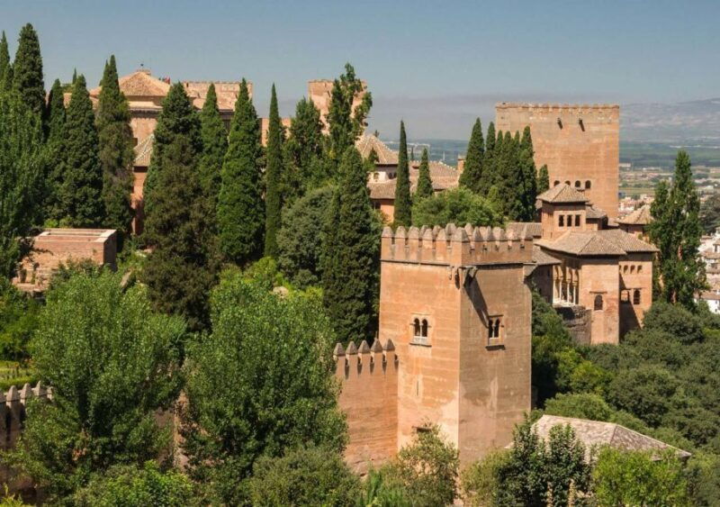 Alhambra & Generalife: Exclusive 3 Hours Private Tour - Tour Details