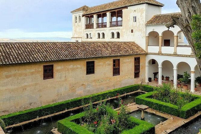 Alhambra, Generalife & Nasrid Palaces Tour - Common Questions