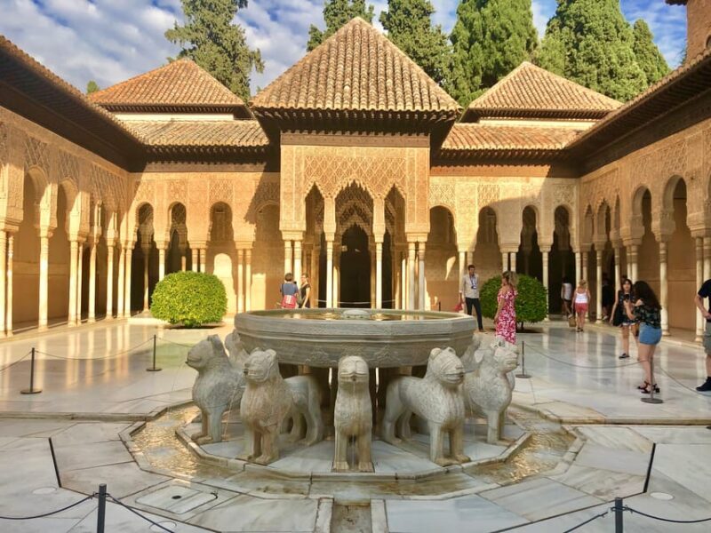 Alhambra: Guided Private Tour with Fast-Track Entry - Good To Know